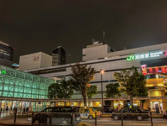 位于东京和横滨之间，川崎地区！